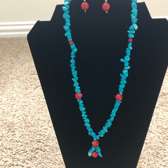 Turquoise necklaces and earrings - Picture 3 of 3